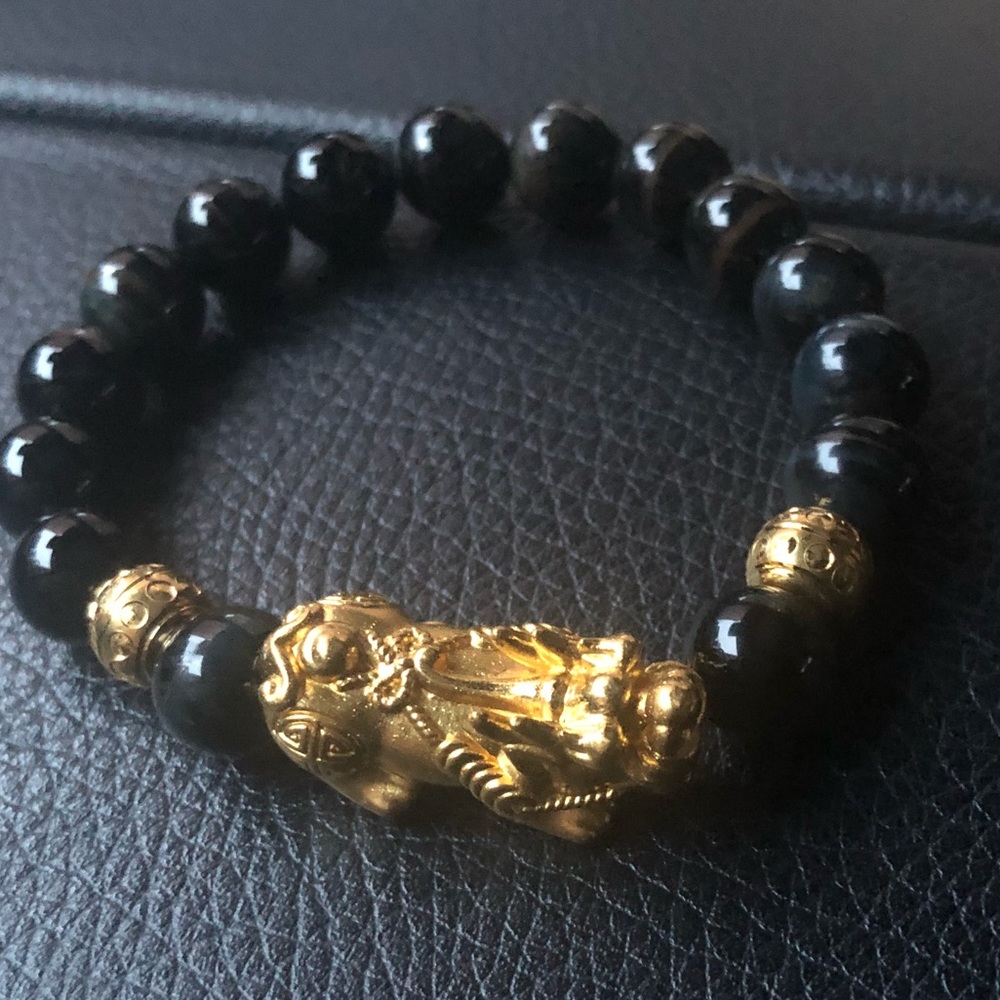 Lucky bracelet with gold Pi Yao